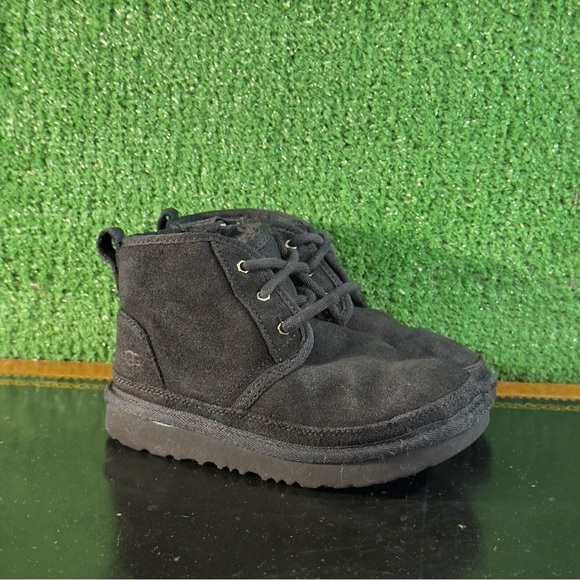 UGG Neumel 2 Black 1017320T Preschool Little Kids Size 12C - Picture 1 of 6
